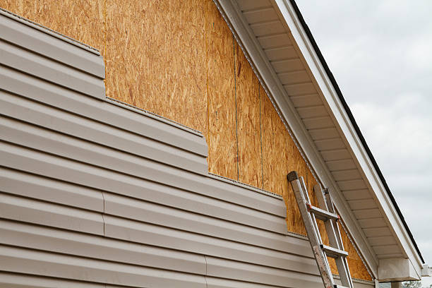 Professional Fiber Cement Siding technician working in Hebron, PA